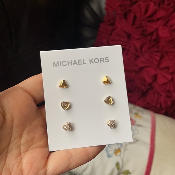 Michael Kors LOGO Heart Stud 3 Pair Set Earrings - Picture 4 of 8